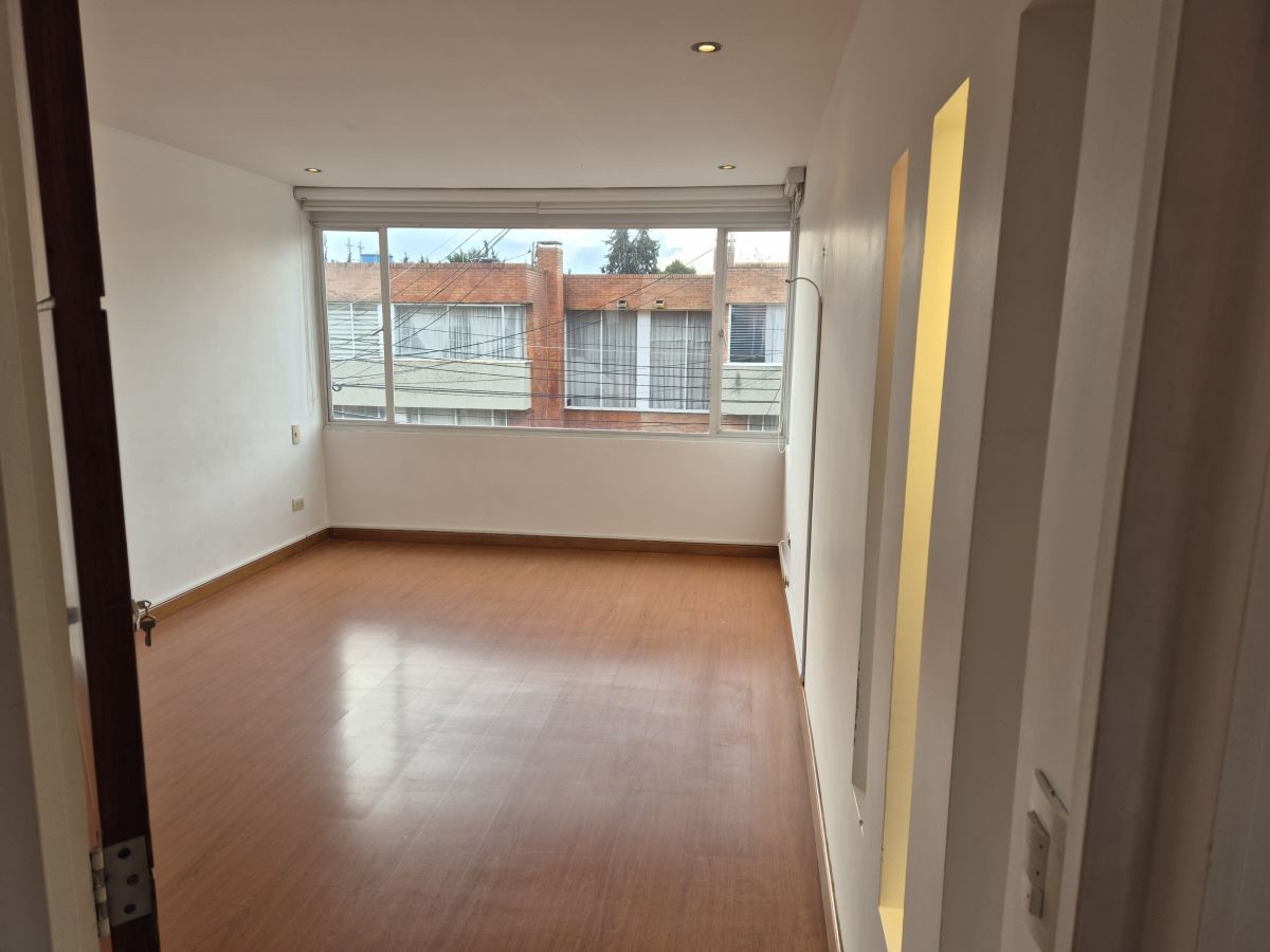 Casa en Arriendo - Bogota, BALMORAL NORTE 5295