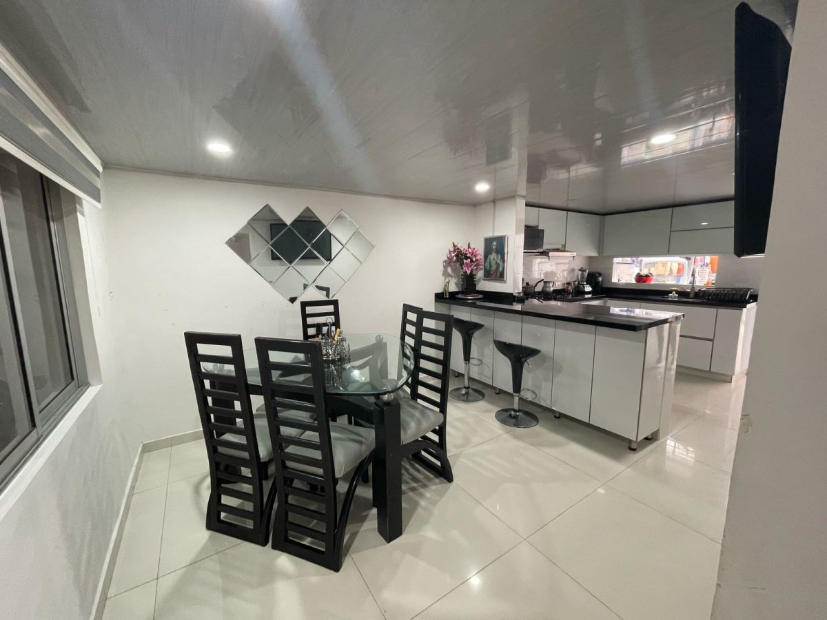 Casa en Venta - Bogota, VILLA DEL PRADO 3911