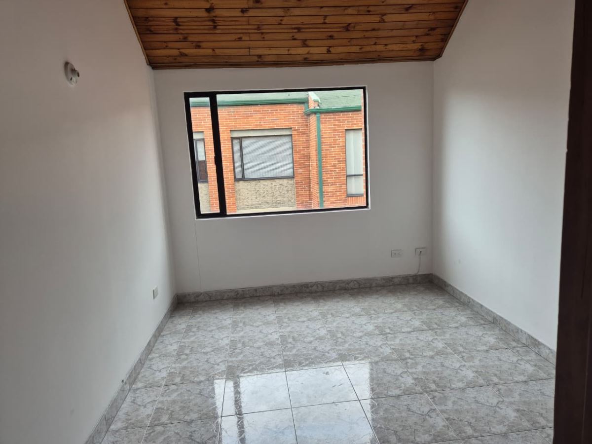 Casa en Arriendo - Bogota, CEDRITOS 5154