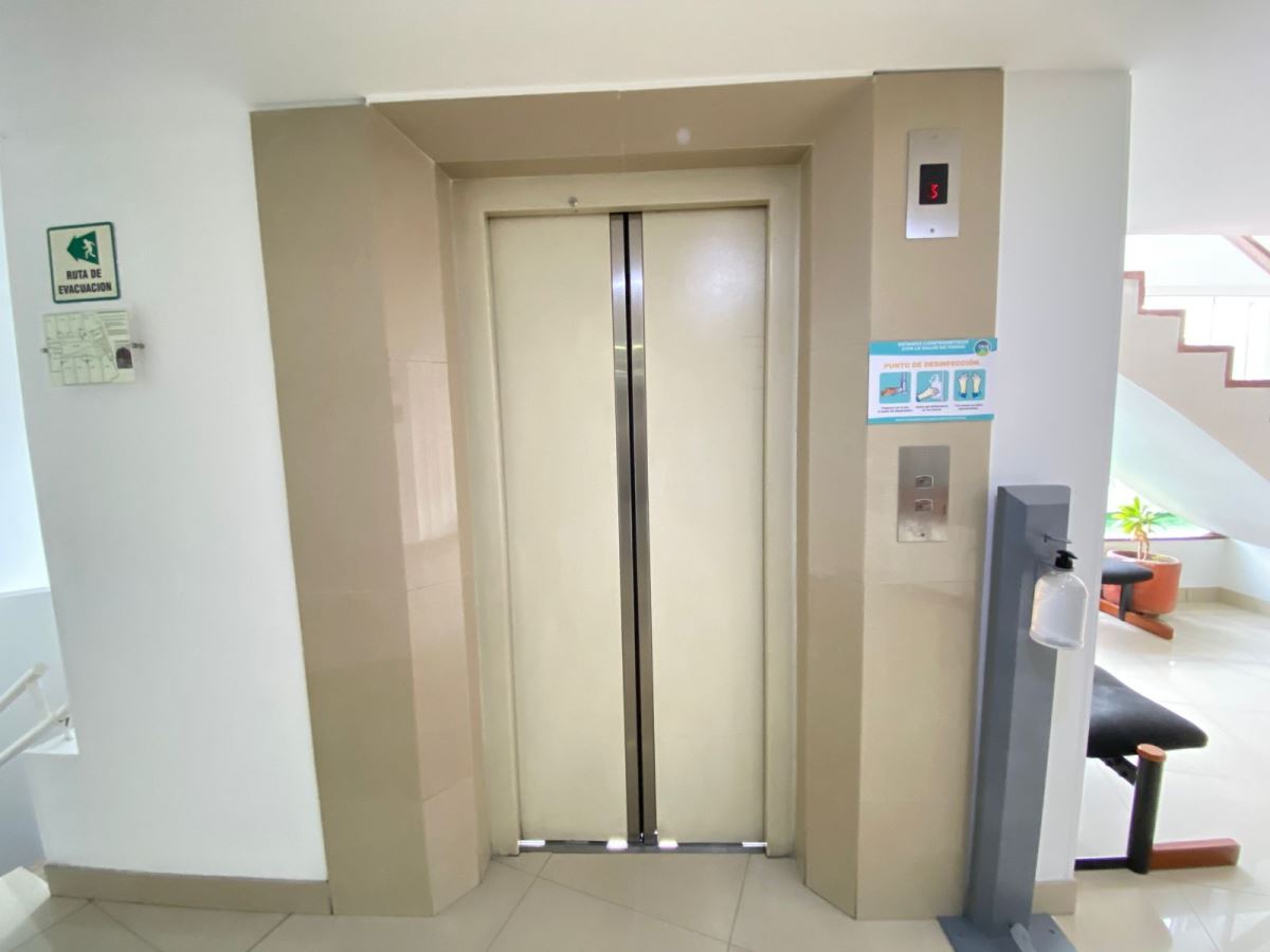 Oficina en Arriendo - Bogota, LAGO GAITÁN 5110