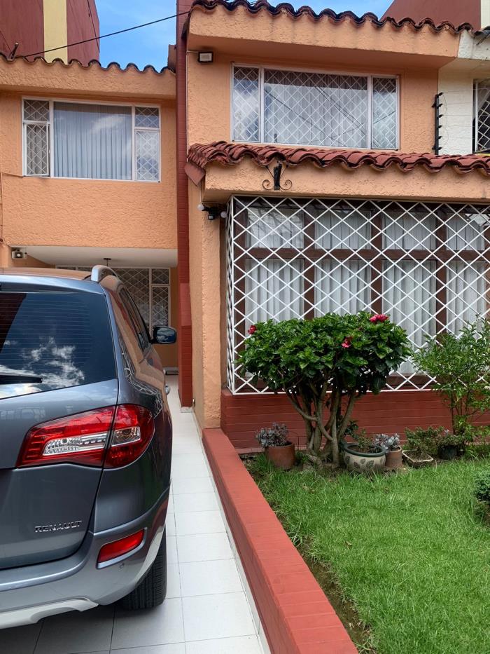 Casa en Venta - Bogota, LISBOA 2455