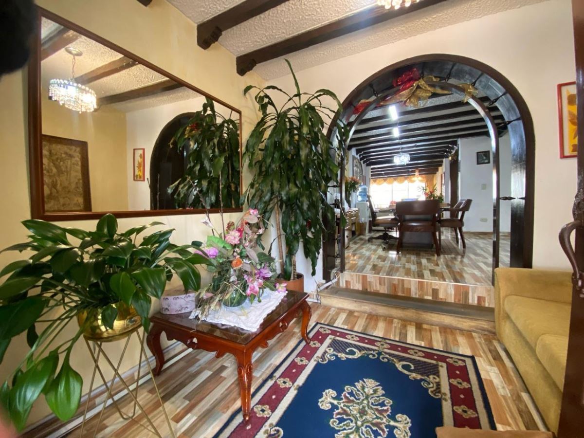 Casa en Arriendo - Bogota, SANTA BARBARA ORIENTAL 3939