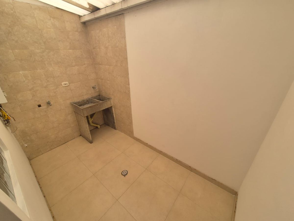 Casa en Arriendo - Bogota, CASTILLA 1370