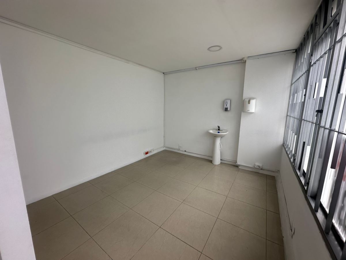 Local en Arriendo - Bogota, QUINTA PAREDES 4684