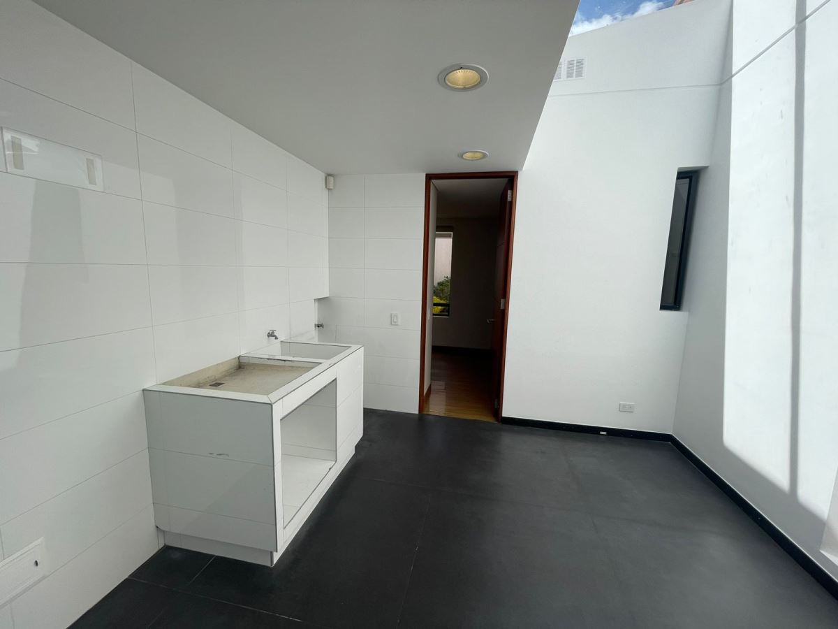 Casa en Arriendo - Bogota, ALHAMBRA 6053