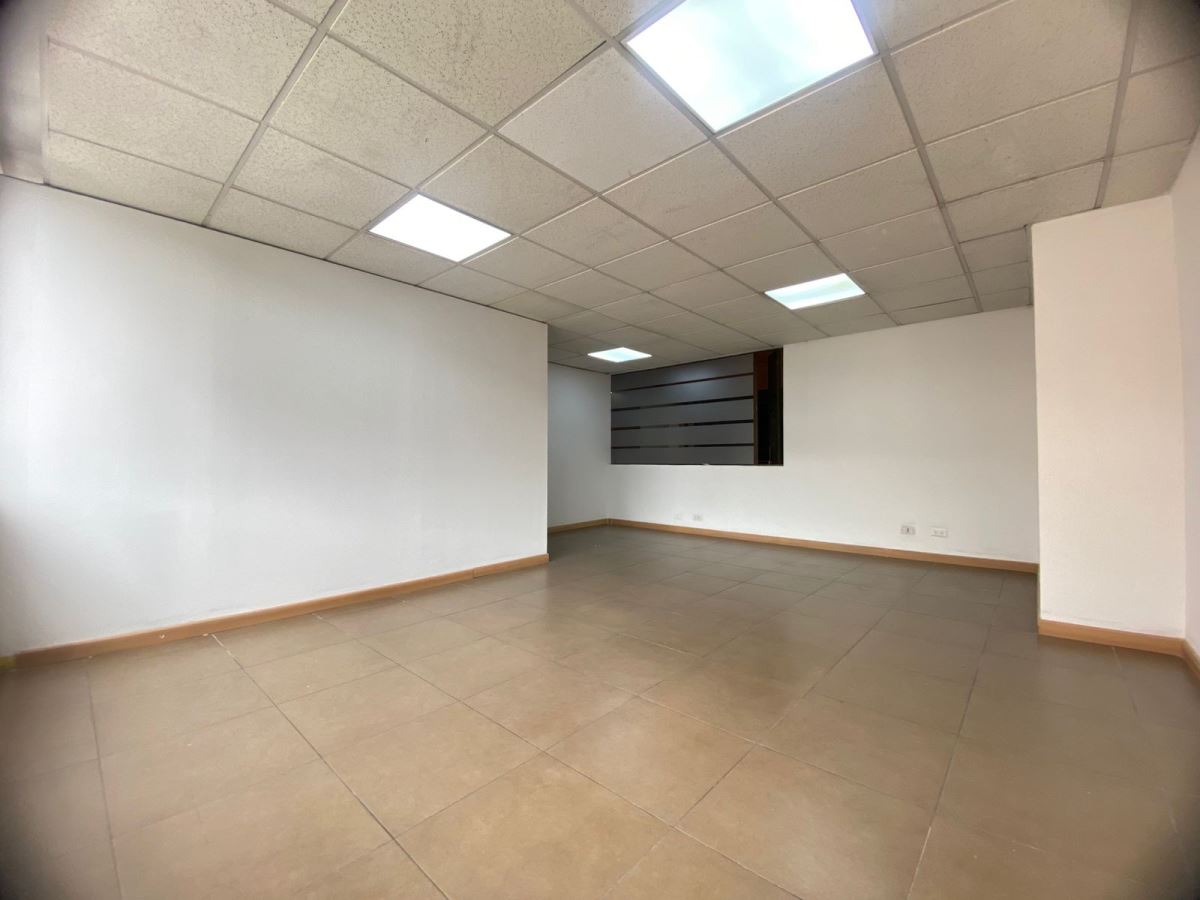 Oficina en Arriendo - Bogota, LAGO GAITÁN 870