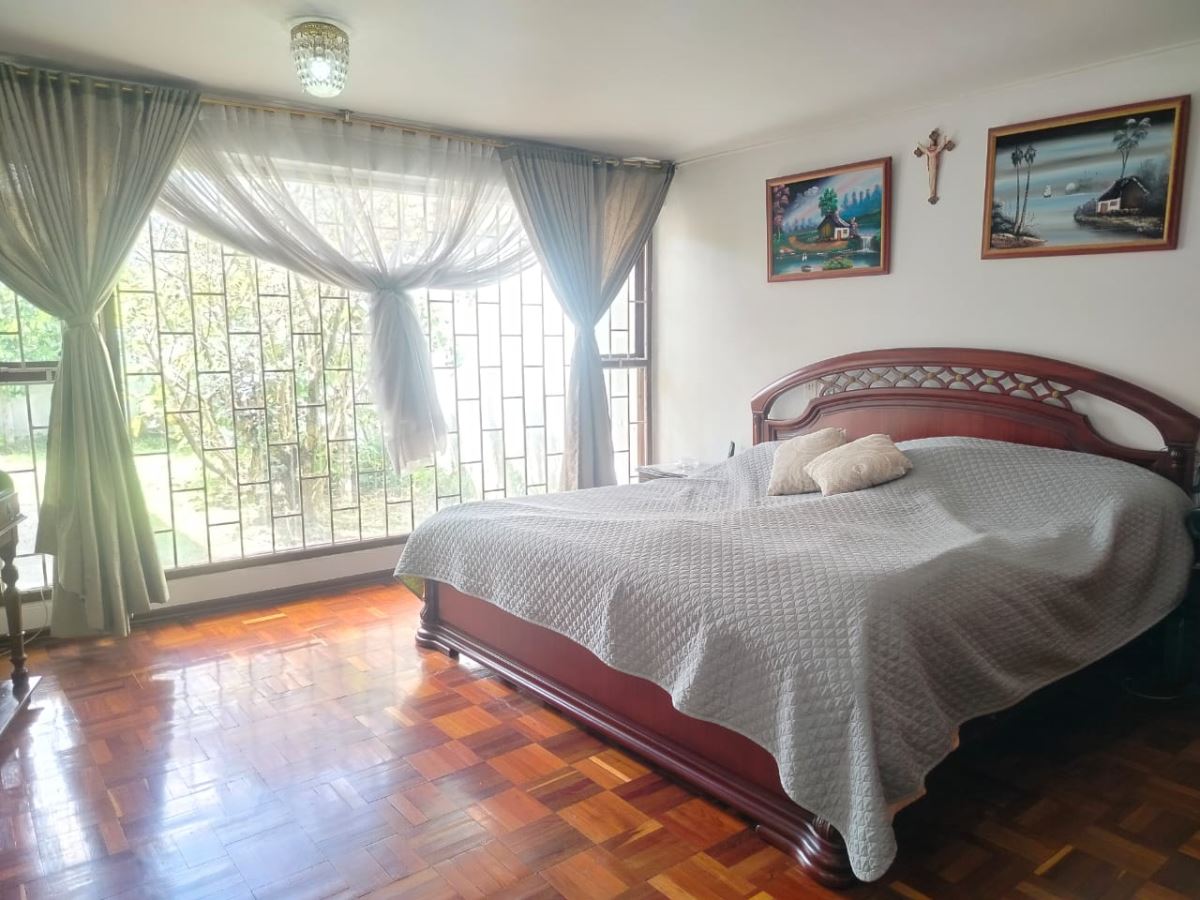 Casa en Venta - Bogota, NUEVA AUTOPISTA 4720