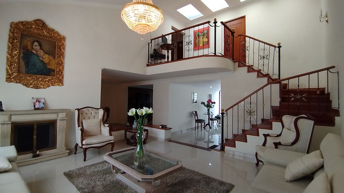Casa en Arriendo - Bogota, PRADO VERANIEGO NORTE 3908