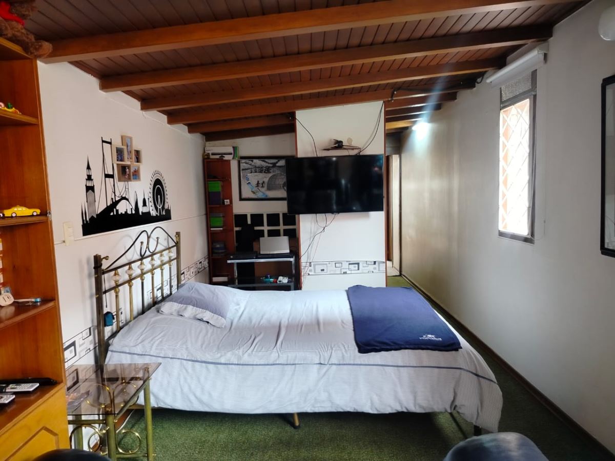 Casa en Venta - Bogota, SANTA BIBIANA 4977