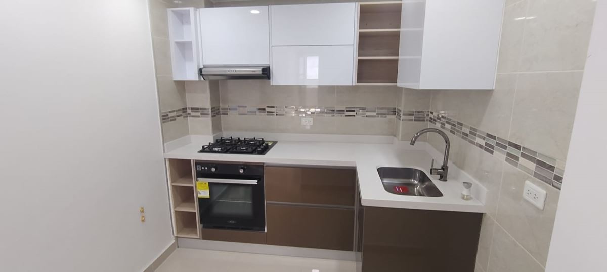 Casa en Venta - Bogota, POPULAR MODELO 4098