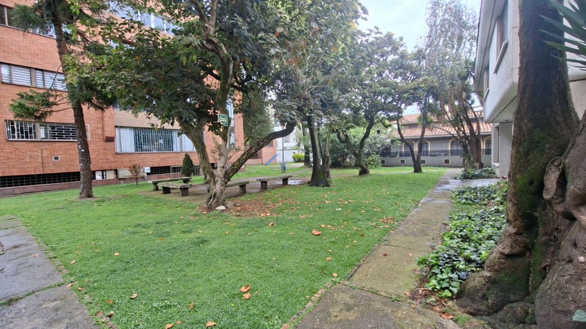 Casa en Arriendo - Bogota, SANTA PAULA 5180