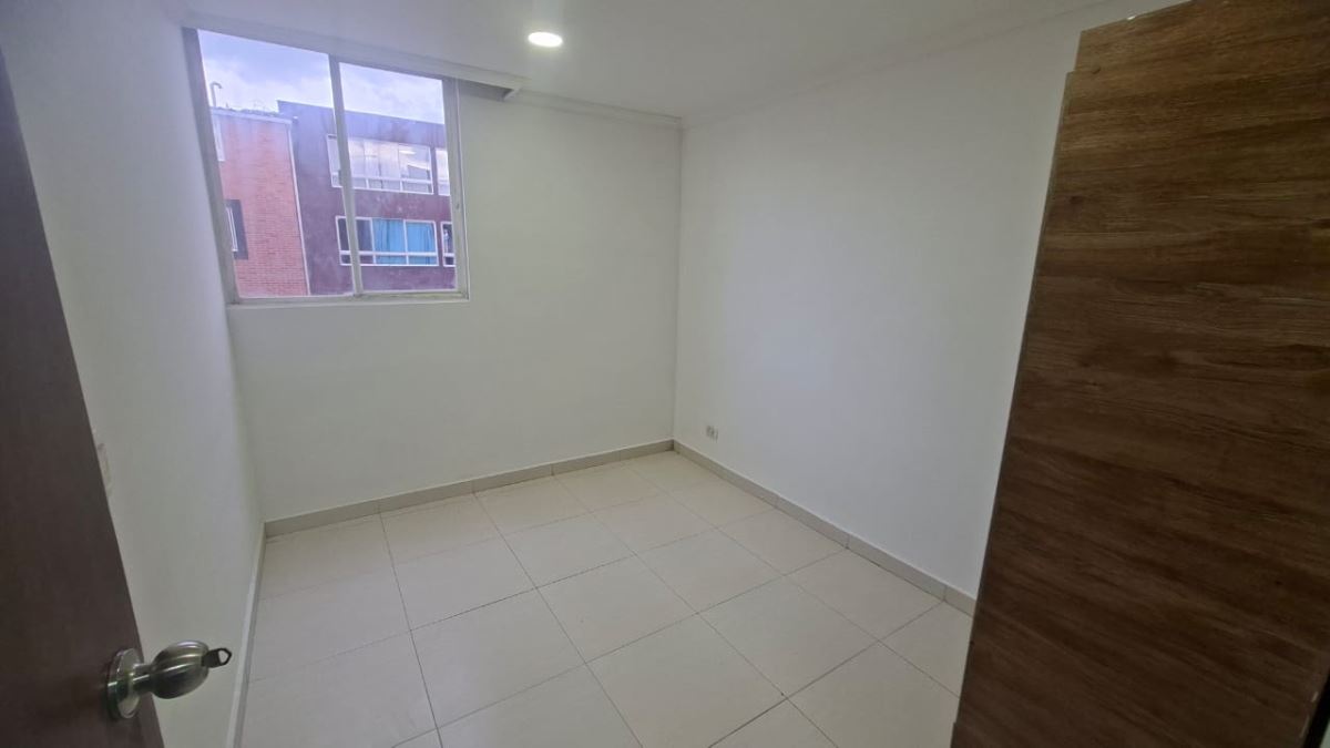 Apartamento en Arriendo - Madrid, ALTOS DE MADRID 6343
