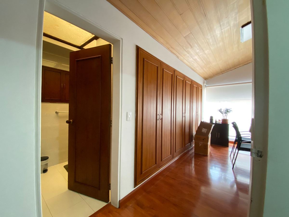Casa en Arriendo - Bogota, SANTA BÁRBARA 3360