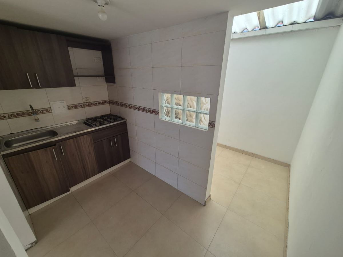 Casa en Arriendo - Bogota, CASTILLA 1370