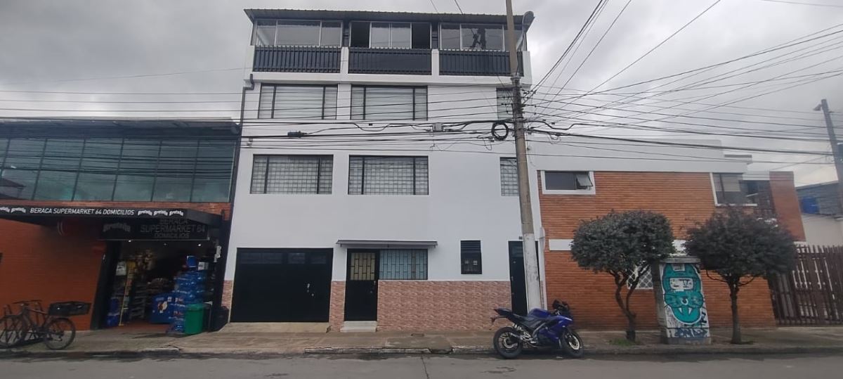 Casa en Arriendo - Bogota, POPULAR MODELO 3751