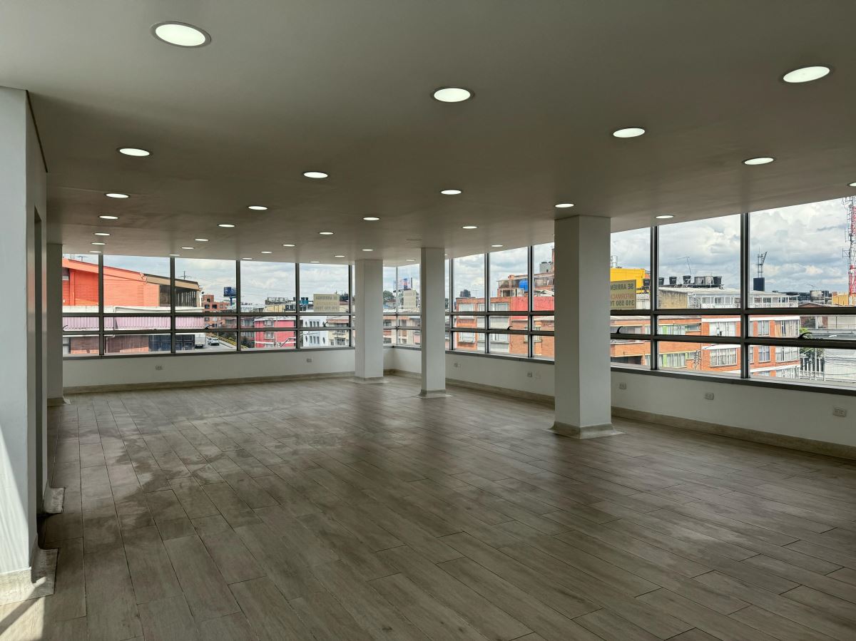 Oficina en Arriendo - Bogota, GALERÍAS 3898