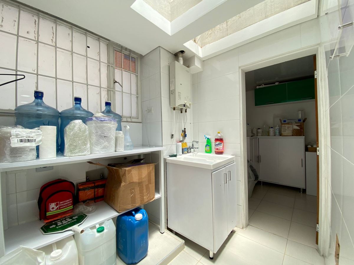 Casa en Arriendo - Bogota, SANTA BÁRBARA 3360
