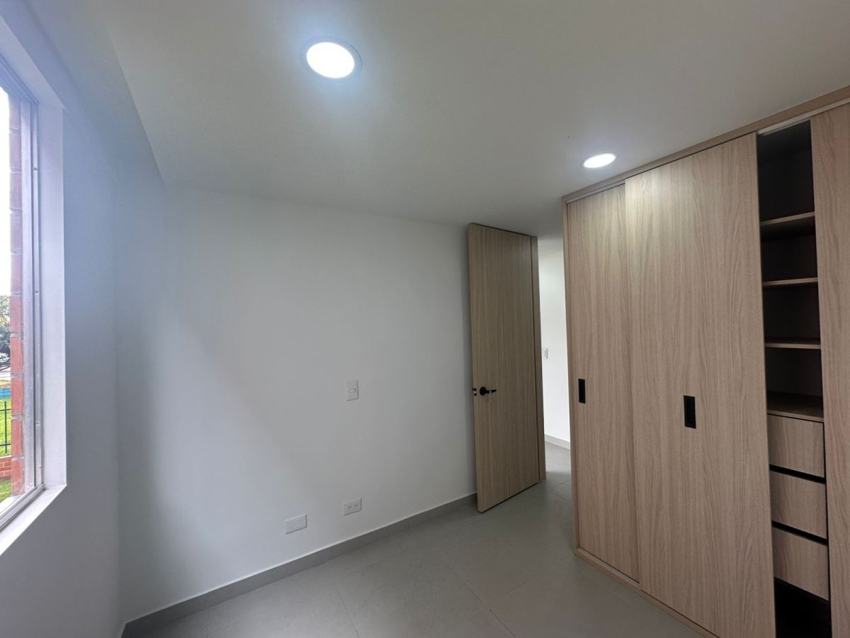 Apartamento en Arriendo - Bogota, HAYUELOS 4483