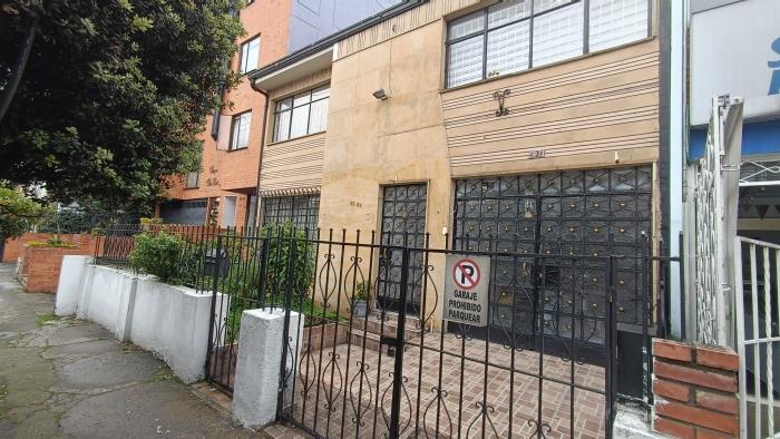 Casa en Arriendo - Bogota, POLO CLUB 4956