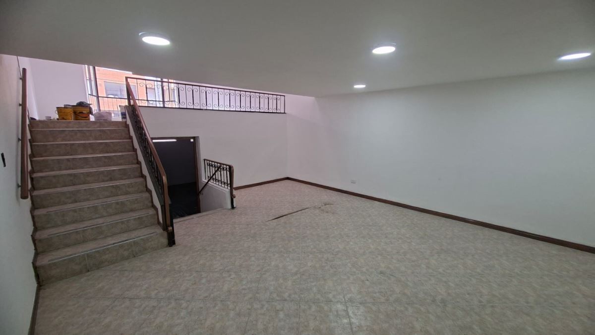 Casa en Arriendo - Bogota, SANTA PAULA 5180