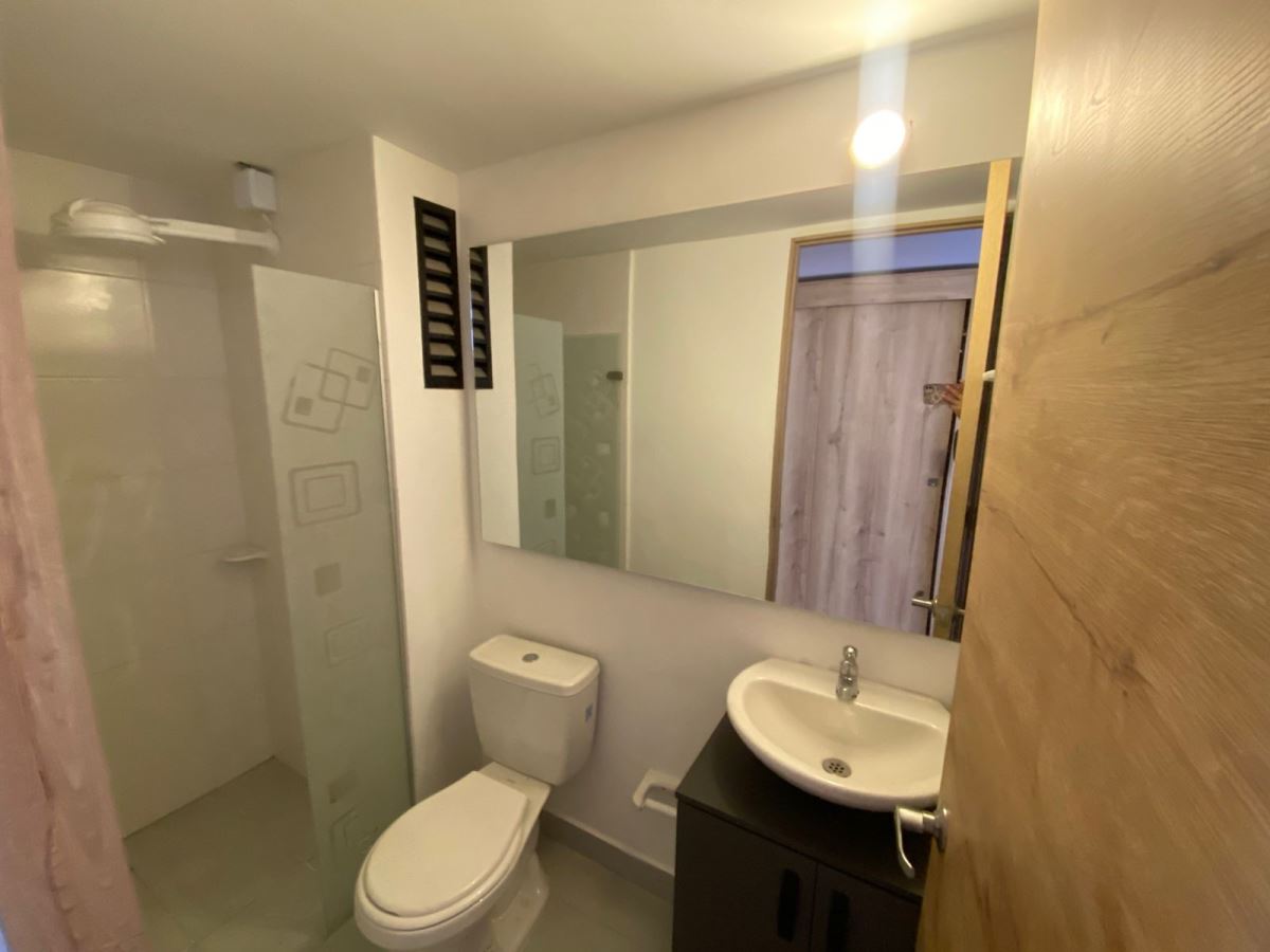 Apartamento en Arriendo - Bogota, LOS CEDROS 4342