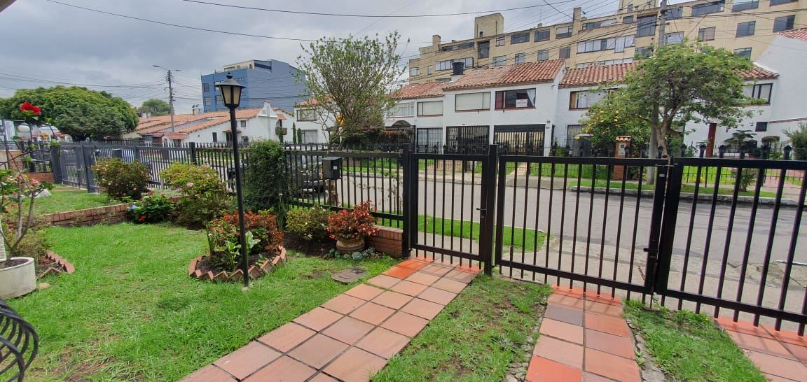 Casa en Arriendo - Bogota, PONTEVEDRA 3107