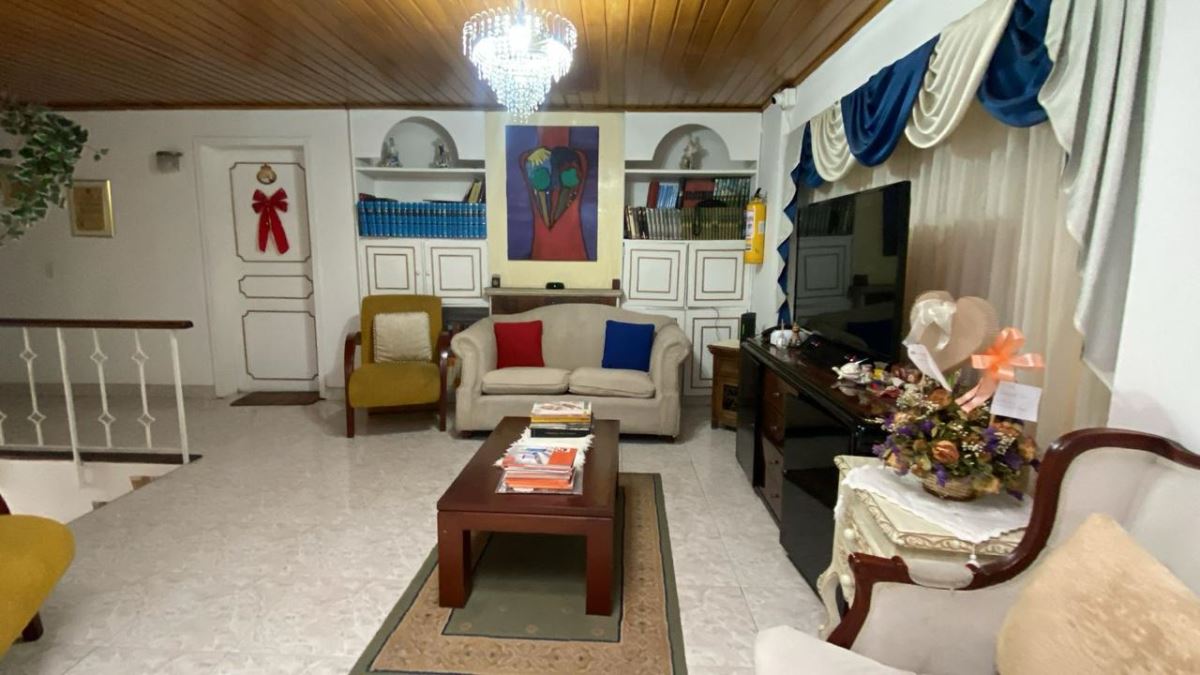 Casa en Arriendo - Bogota, SANTA BARBARA ORIENTAL 3939