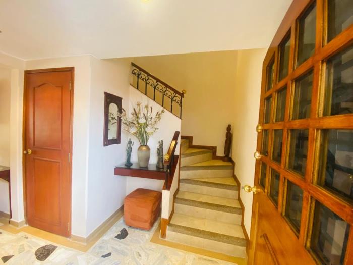 Casa en Venta - Bogota, EL CONTADOR 2384