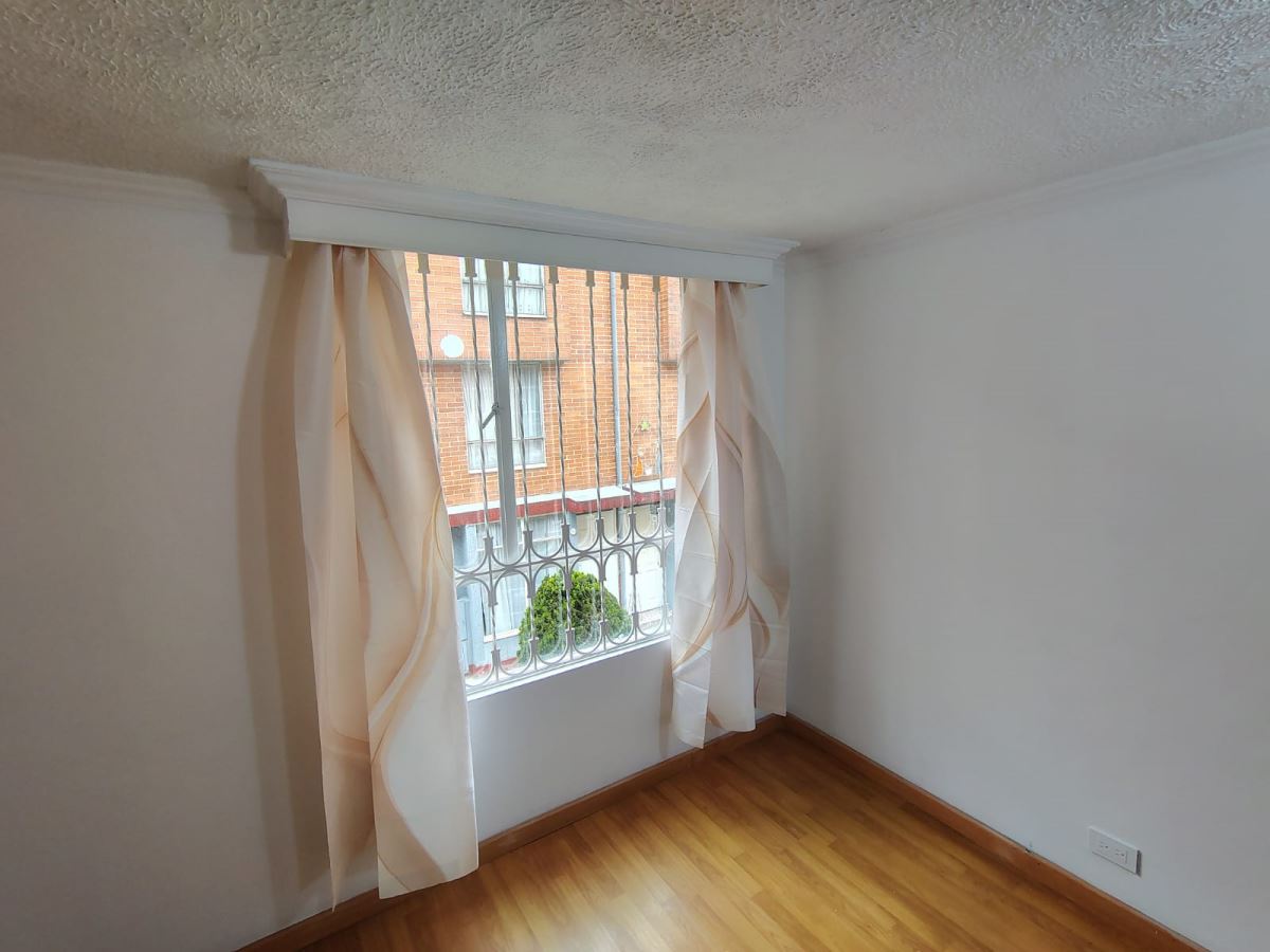 Casa en Venta - Bogota, VILLA ALSACIA 5784
