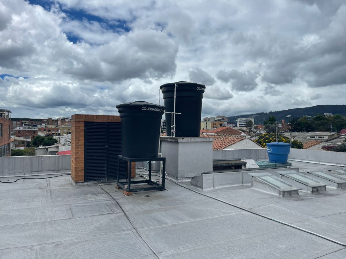 Casa en Arriendo - Bogota, ALHAMBRA 6053