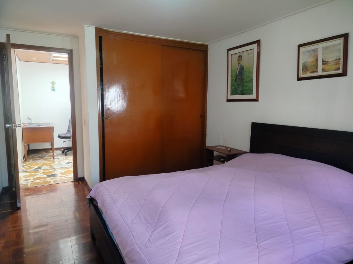 Casa en Venta - Bogota, NUEVA AUTOPISTA 4720