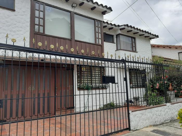 Casa en Venta - Bogota, CARVAJAL 4051