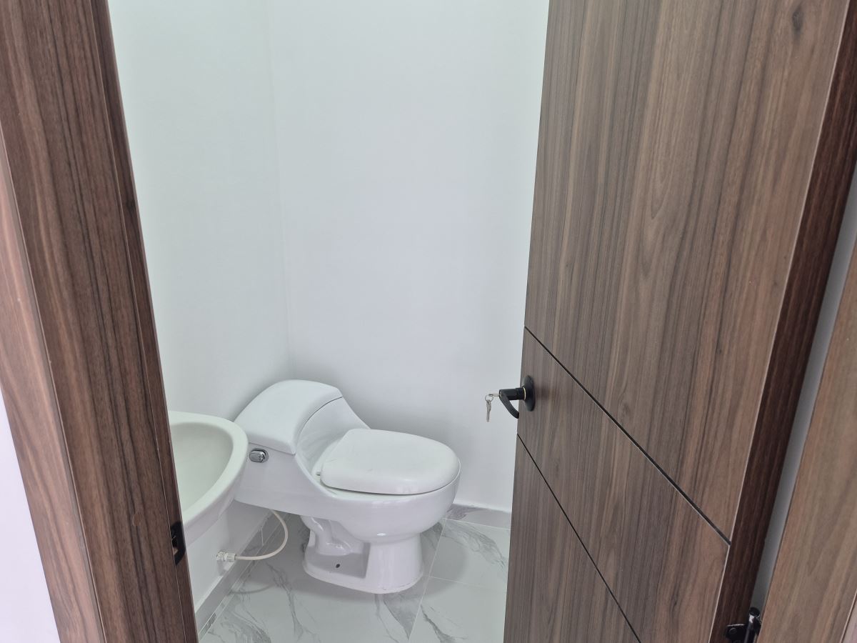 Local en Arriendo - Bogota, LOS CEDROS 5238