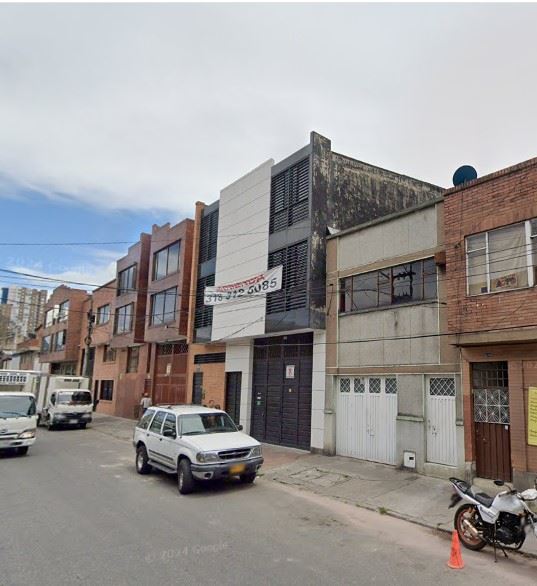 Casa en Venta - Bogota, SAMPER MENDOZA 4295