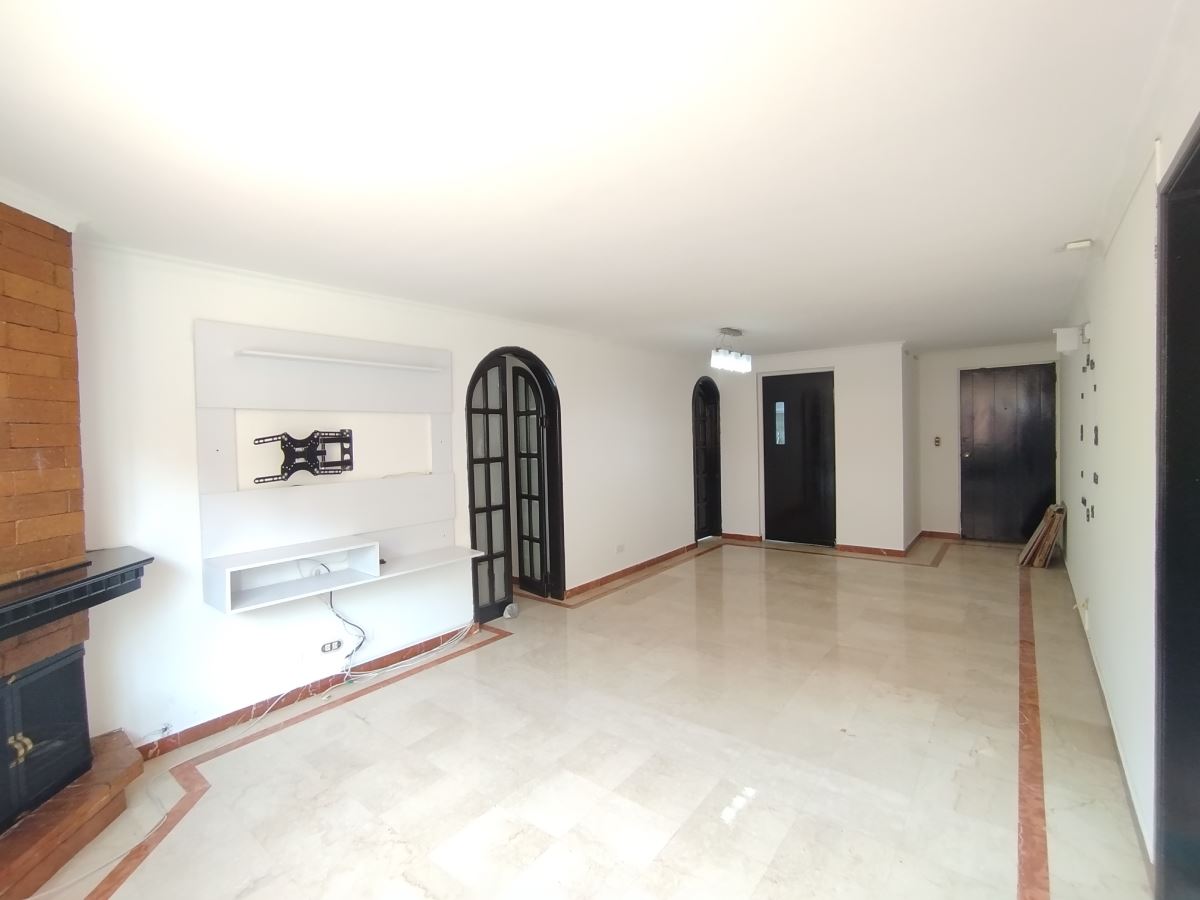 Apartamento en Arriendo - Bogota, LA COLINA CAMPESTRE 4665