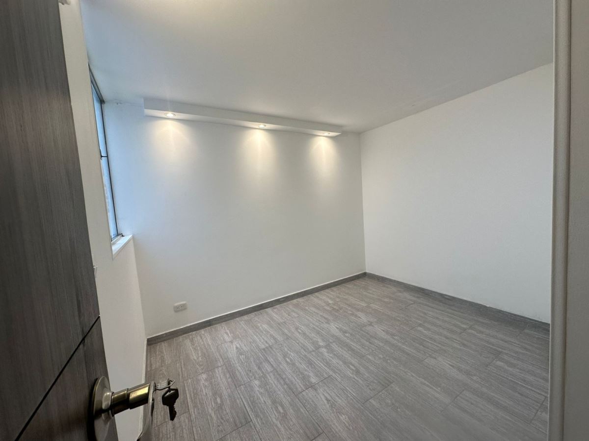 Apartamento en Arriendo - Bogota, CASTILLA 4518