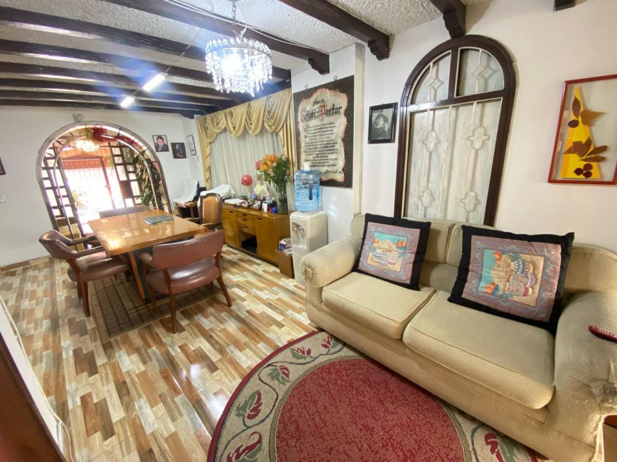 Casa en Arriendo - Bogota, SANTA BARBARA ORIENTAL 3939
