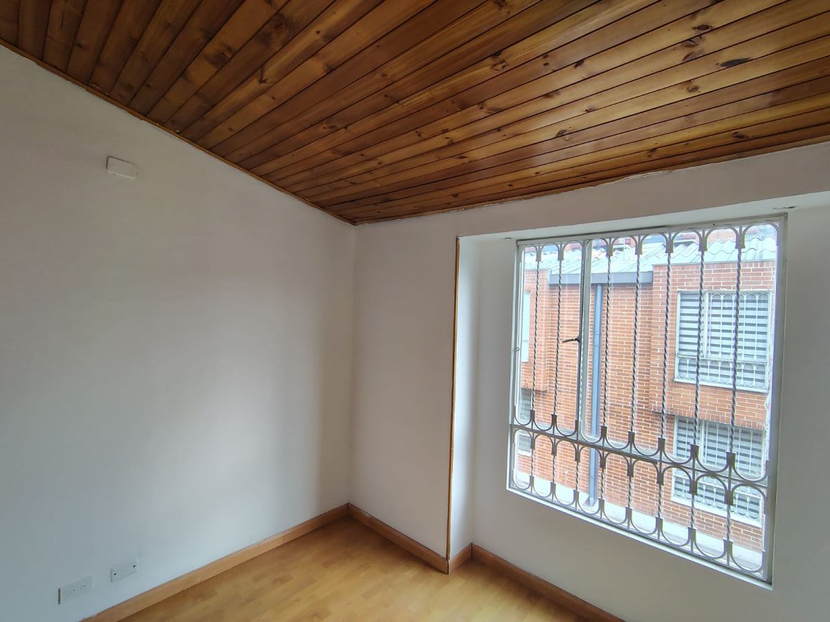 Casa en Venta - Bogota, VILLA ALSACIA 5784
