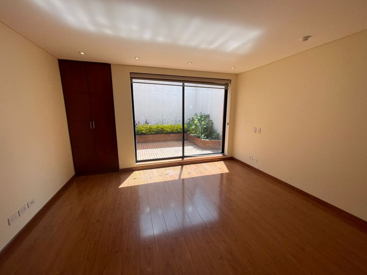 Casa en Arriendo - Bogota, ALHAMBRA 6053