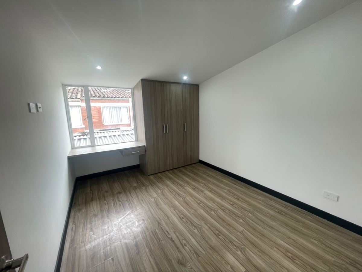 Casa en Arriendo - Bogota, PONTEVEDRA 6328