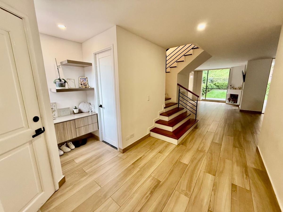 Casa en Venta - Bogota, GRATAMIRA 3796