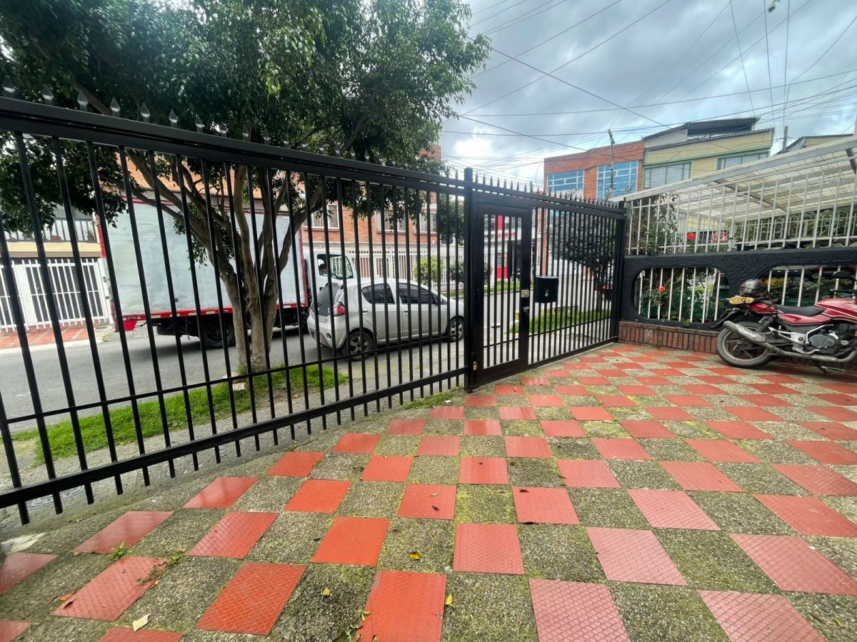 Casa en Arriendo - Bogota, RIONEGRO 4513
