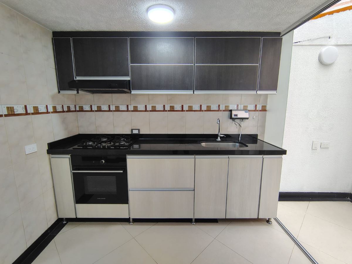 Casa en Venta - Bogota, VILLA ALSACIA 5784