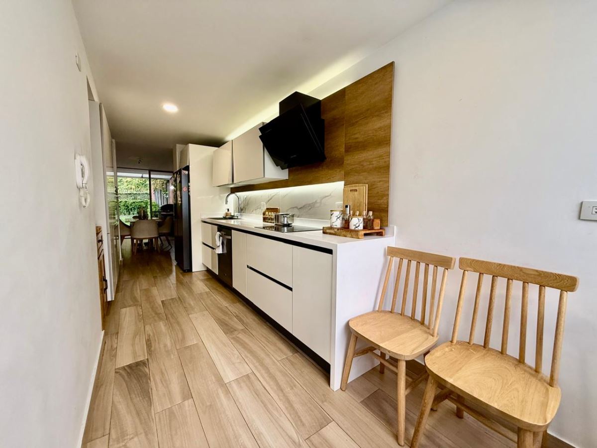 Casa en Venta - Bogota, GRATAMIRA 3796