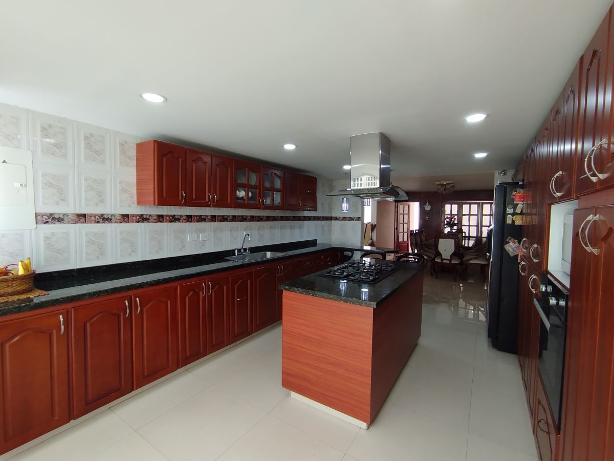Casa en Arriendo - Bogota, PRADO VERANIEGO NORTE 3908