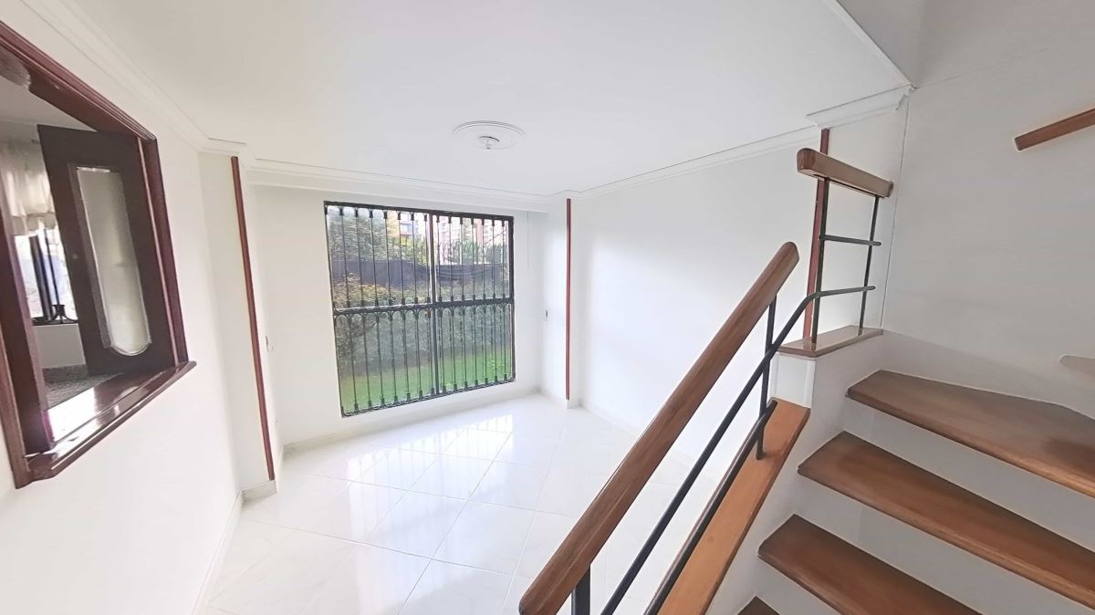 Casa en Venta - Bogota, GRATAMIRA 4075