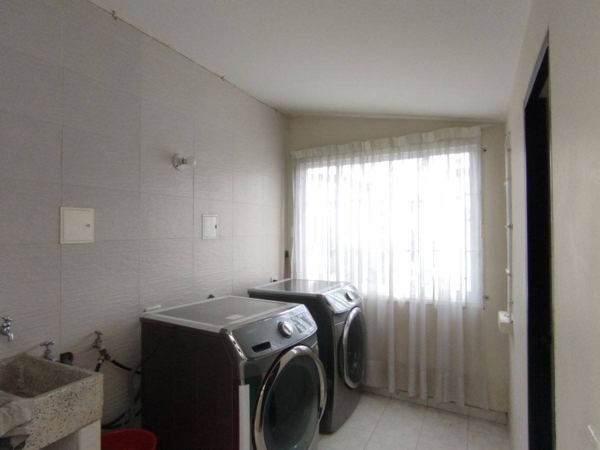 Casa en Arriendo - Bogota, PRADO VERANIEGO NORTE 3908