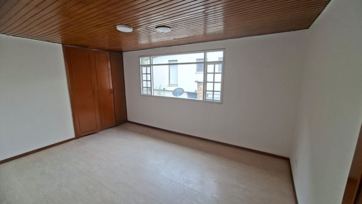 Casa en Arriendo - Bogota, SANTA PAULA 5180
