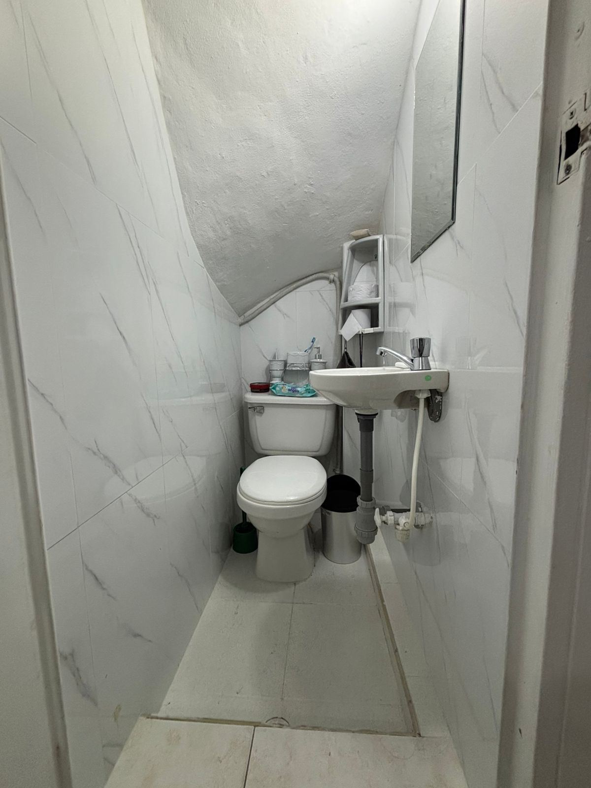 Casa en Venta - Bogota, SAN ANTONIO 5922