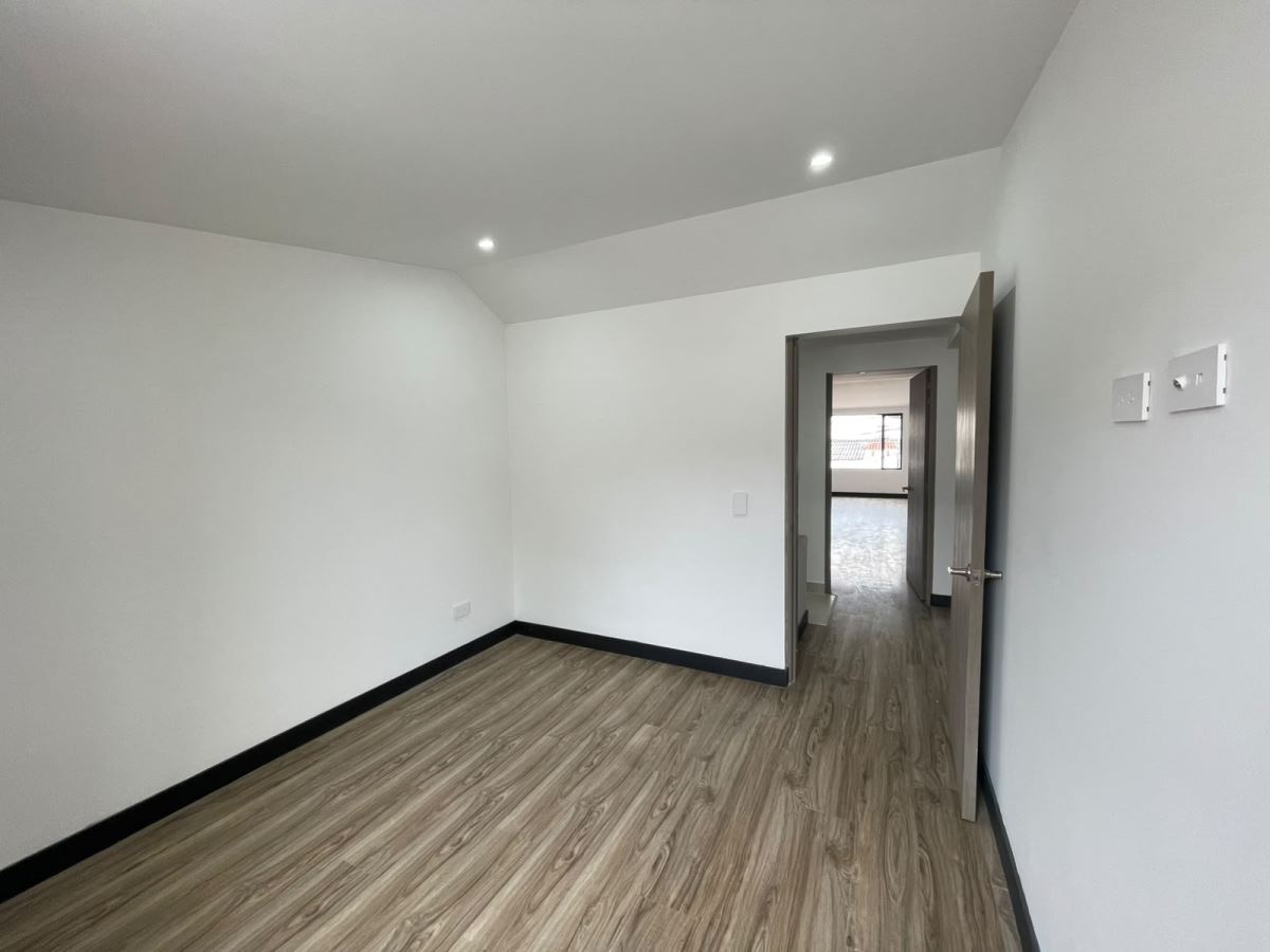 Casa en Arriendo - Bogota, PONTEVEDRA 6328